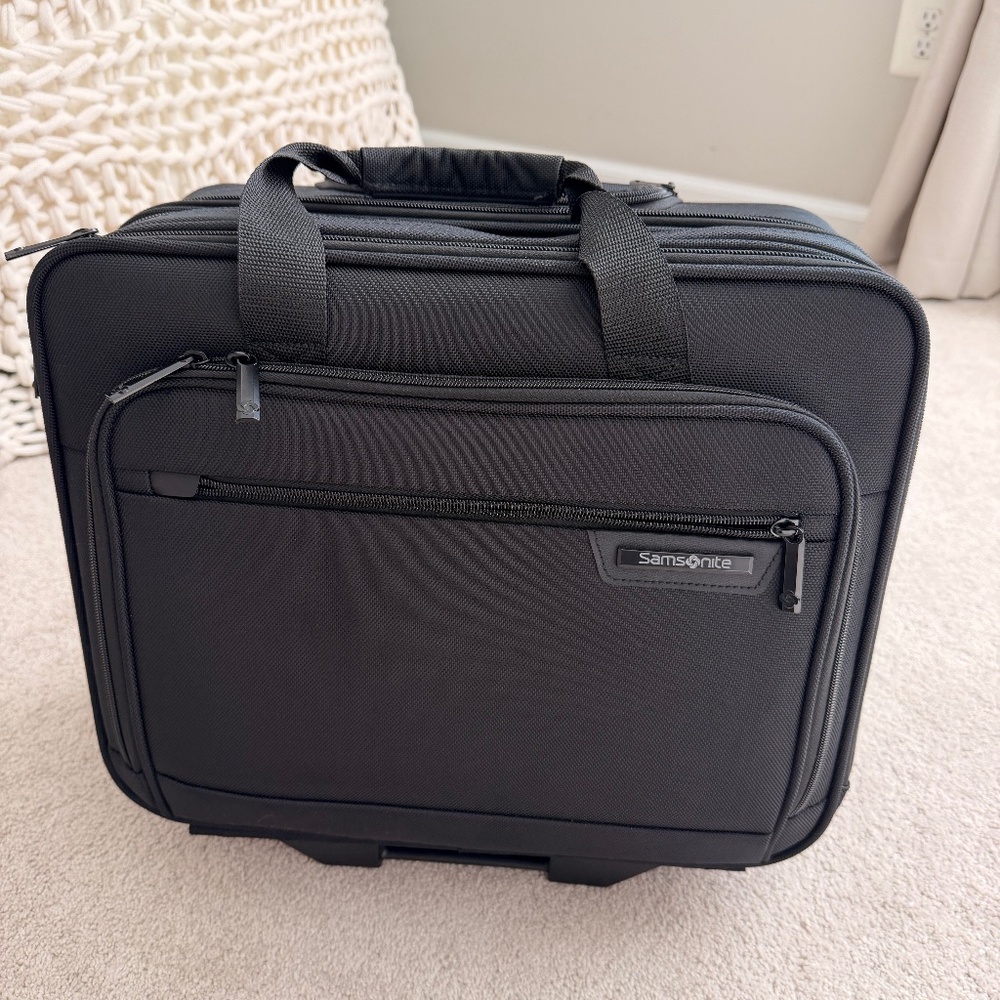 Samsonite work travel suitcase never used
